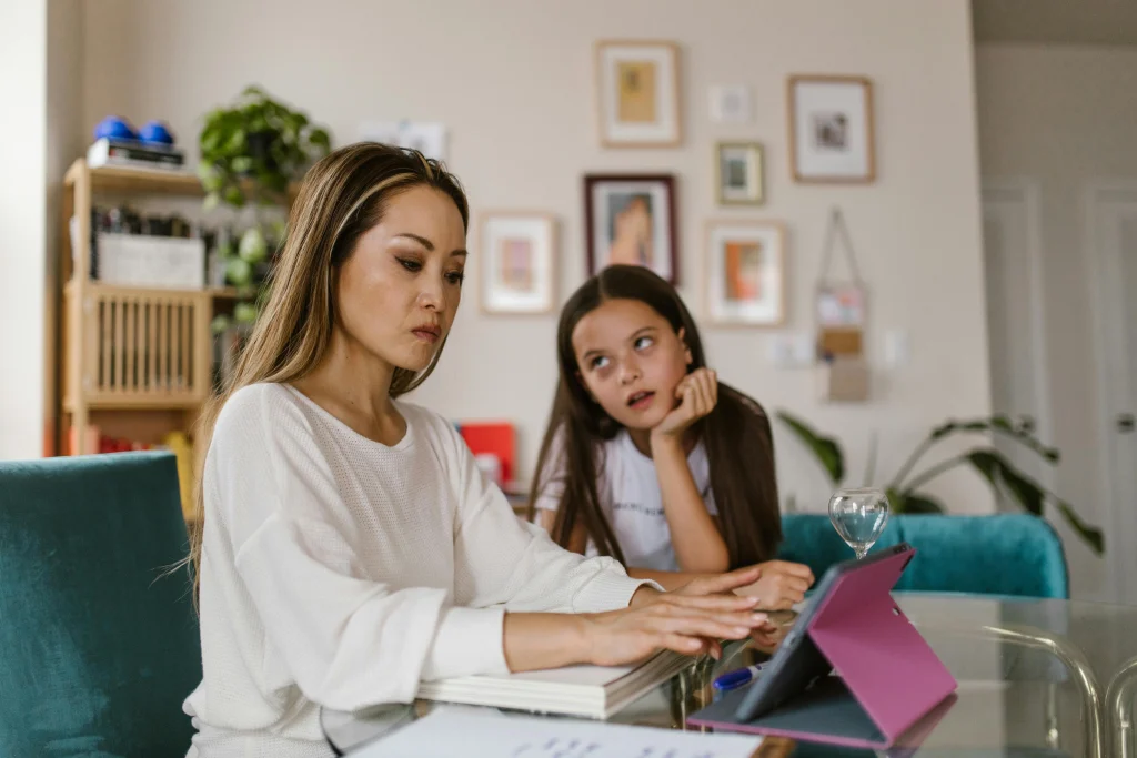Child ending tablet use and moving into the next family routine at home