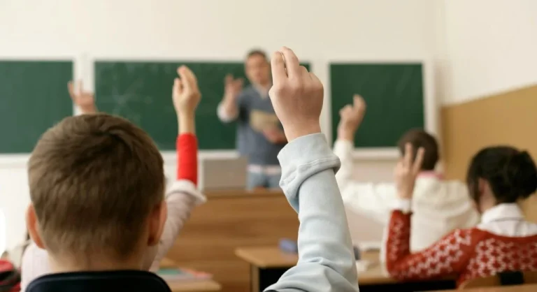 Why Children Often Learn Better When Adults Pause After Asking a Question
