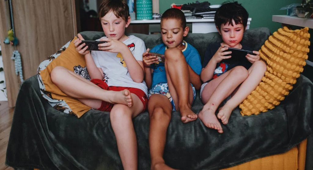 Child hearing that a shared phone turn is ending soon at home