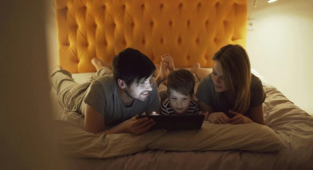 Parent and child following a short repeated break activity after screen time