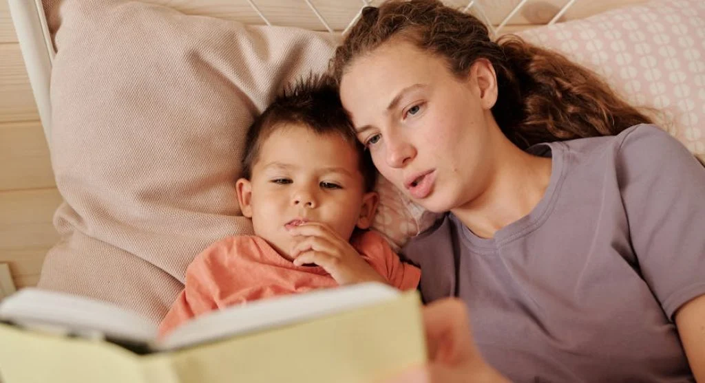 kid listening to bedtime story